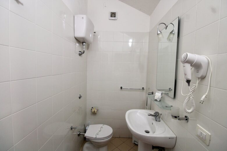 Bagno privato della Camera 104 Acqua Spasa