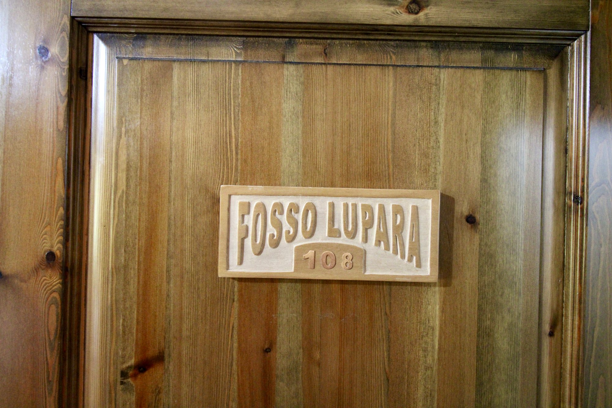 Targa identificativa della Camera 108 Fosso Lupara