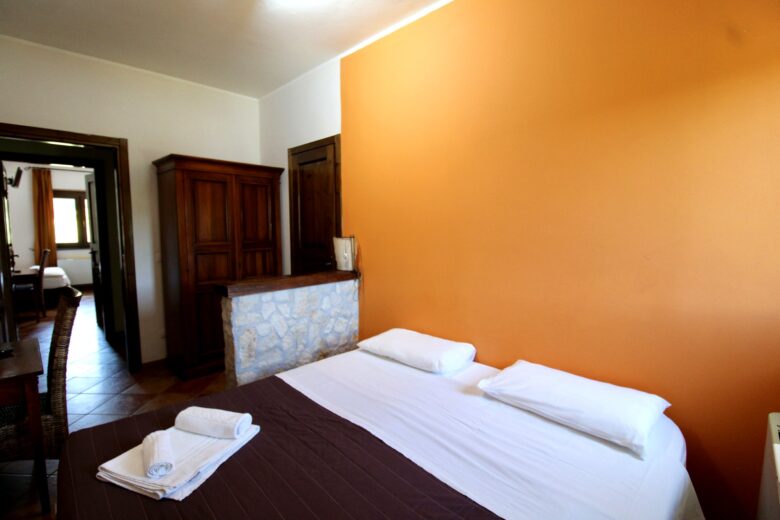 Letto matrimoniale della Camera 110 Cozzo Ferriero
